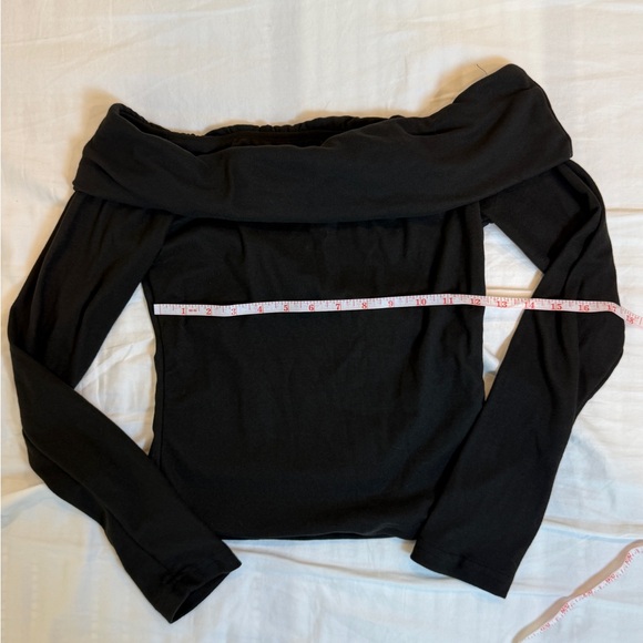 Black Off-Shoulder Long Sleeve Top - Picture 2 of 3